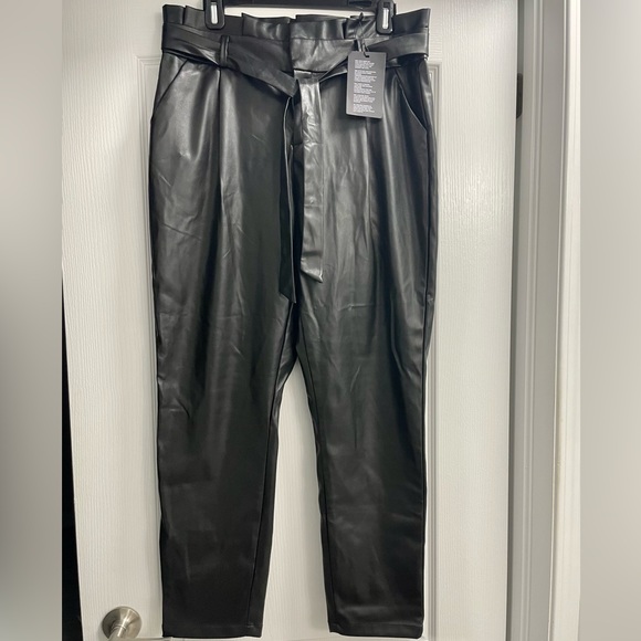 Vero Moda | Faux Leather Pants - Picture 1 of 5